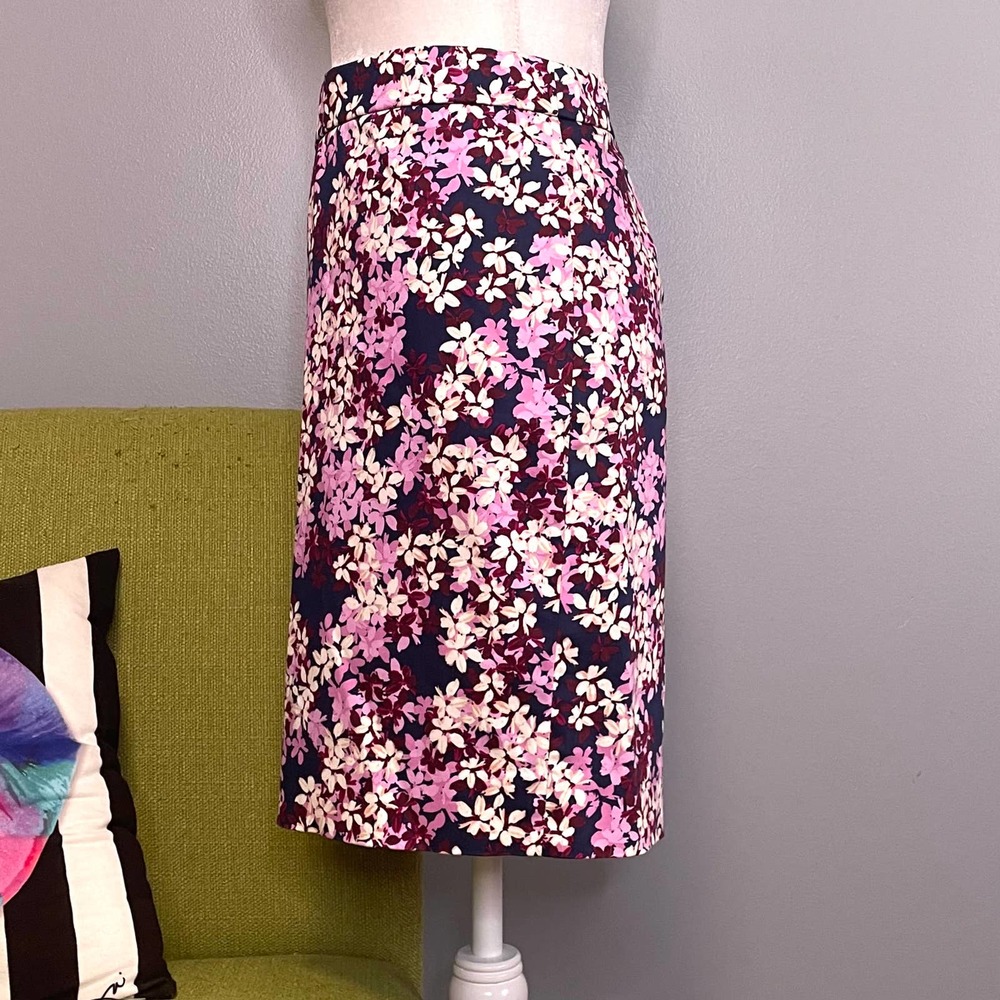 J Crew Floral The Pencil Straight Skirt 0 Pink Blue White - Picture 3 of 5
